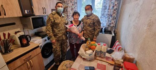 Росгвардейцы не только для борьбы. О том, как сотрудники помогают ветеранам