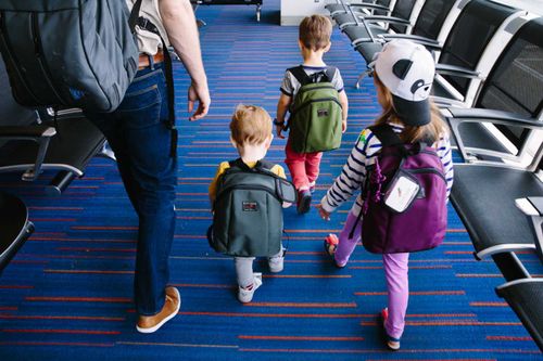 По каким правилам несовершеннолетние пересекают границу России?