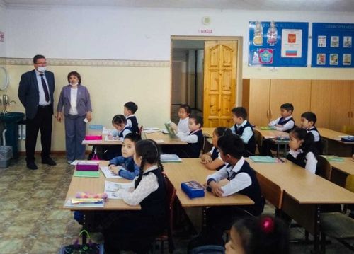 Алексей Храмцов приступил к знакомству с образовательными организациями Тувы