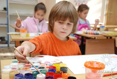 Школьников Тувы приглашают принять участие в конкурсе творческих работ «На страже закона»