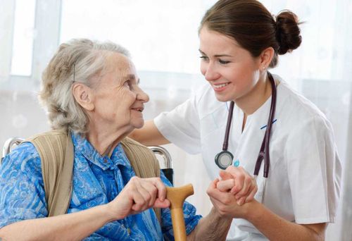 В каких районах Тувы пожилые люди охотнее вакцинируются от ковида?