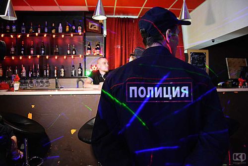 В Туве полицейские накрыли два бара, работавшие после 23 часов