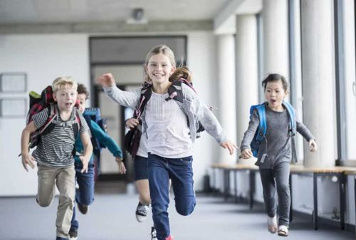 Кто присмотрит за детьми во время каникул?