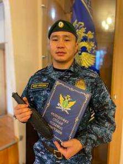 Судебный пристав Тувы завоевал зеленый берет