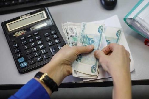 Мишустин сообщил, что в следующем году бюджетникам повысят зарплату