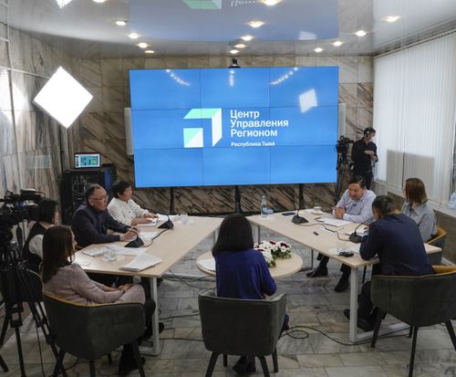 В. Ховалыг откровенно ответил на вопросы журналистов