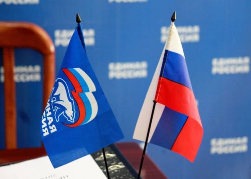 «Единая Россия» помогла жительнице Каа-Хема с приобретением планшета