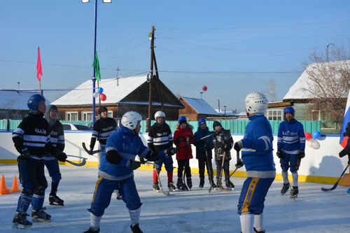 В Туве хоккейных коробок становится больше