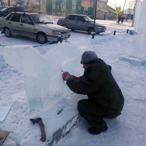 В Туве проходит фестиваль ледяных скульптур