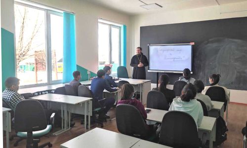 Православные священнослужители обсудили со школьниками Тувы личность Петра I