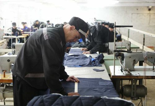 Заключенные Хакасии пошьют головные уборы для осужденных Тувы