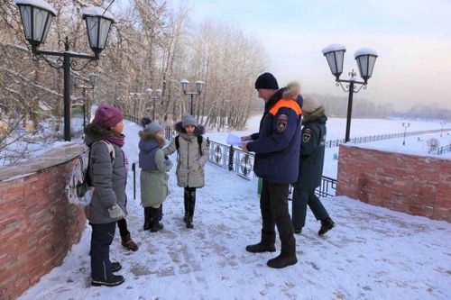 В Туве предупреждают об опасности тонкого льда