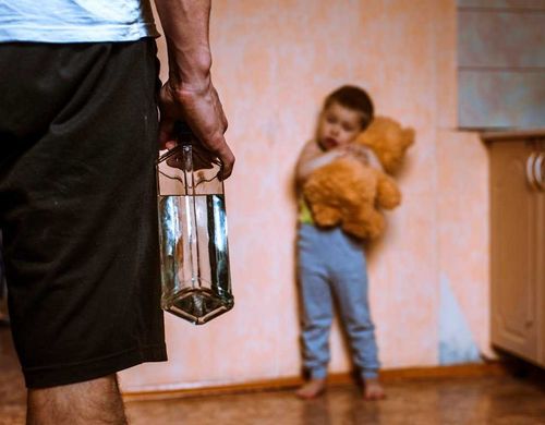 Алкоголь глазами детей: Пятеро детей попойке – не помеха