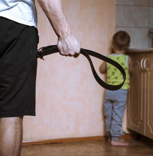 В Туве за наказание ремнем ребенка супруги получили по 3 года условно