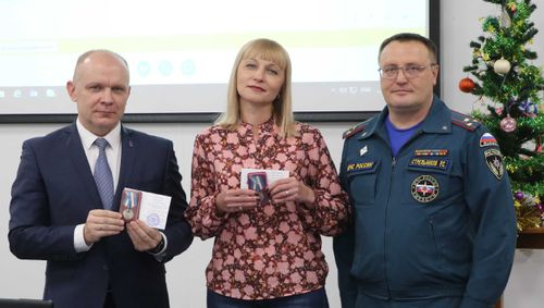 Сотрудники связи награждены медалями МЧС России «За содружество во имя спасения»