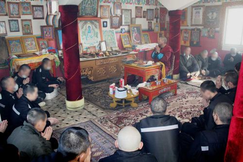 Осужденные Тувы провели обряды к Шагаа