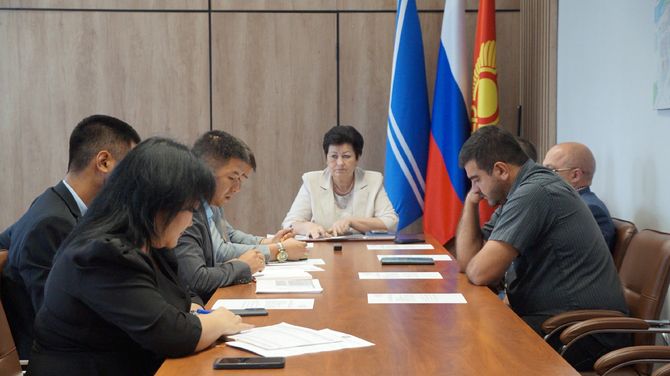 В Хурале представителей Кызыла подвели итоги проверки общественных пространств