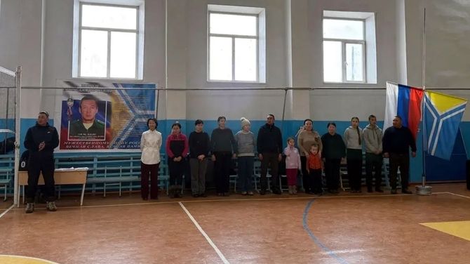 Айвар Монгуштуң чырык адынга турскааткан хол бөмбүүнүң маргылдаазы