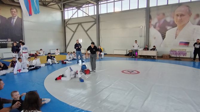 В Кызыле прошел открытый городской турнир по армейскому рукопашному бою, посвященный Дню ВДВ
