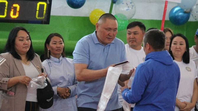 Чээрби үш чыл уламчылап турар спартакиада