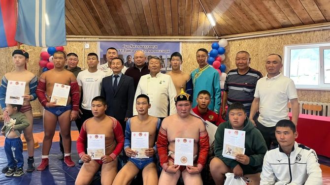 В селе Кызыл-Тайга открылся малый спортивный зал «Гнездо орлят»