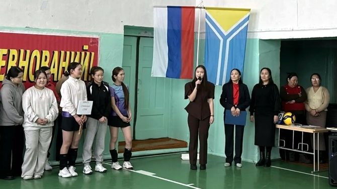 Аржаан школазының президентизиниң шаңналы дээш хол бөмбүүнүң маргылдаазы