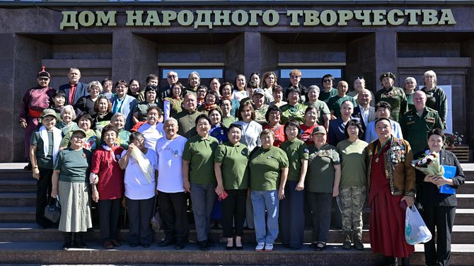 Тыл быжыгда, дайынчылар деткимчени эскерип, тиилелгеже бүзүрели улгадыр