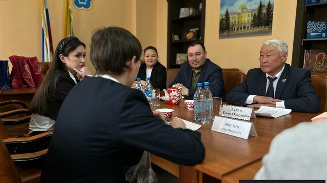 Тува и Красноярский край договорились о сотрудничестве в сфере молодежной политики