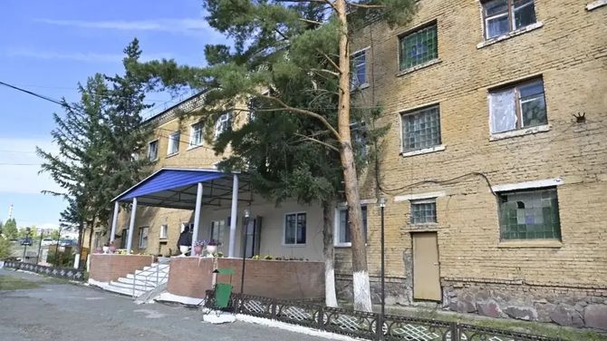 «Ареал» компания Ак-Довурак хоорайның даг техникумунга деткимчени көргүзүп турар
