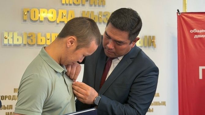 Сыдым Амбаржиге «Изиг Чүрек» хөрек демдээн тывыскан