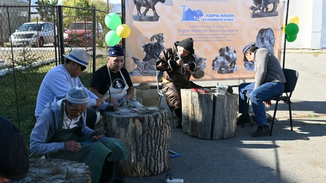 В Чаа-Холе прошли мероприятия ко Дню камнереза и Дню многодетной семьи