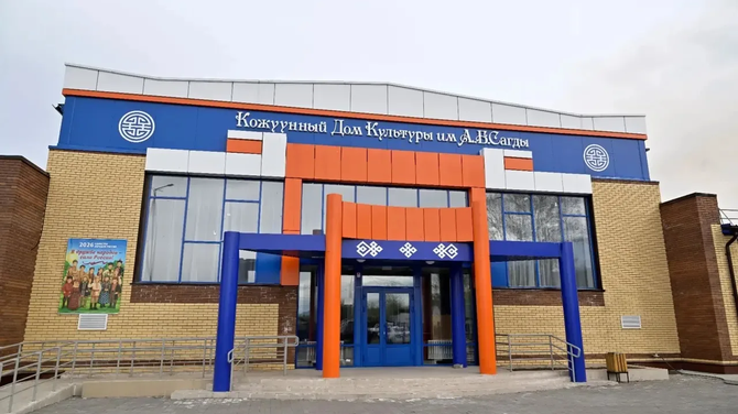 Глава Тувы проинспектировал новый Дом культуры в Бай-Хааке, построенный по госпрограмме