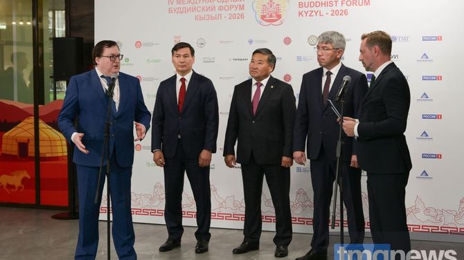 «Тува - один из центров буддизма в России»: итоги пресс-подхода участников Международного буддийского форума