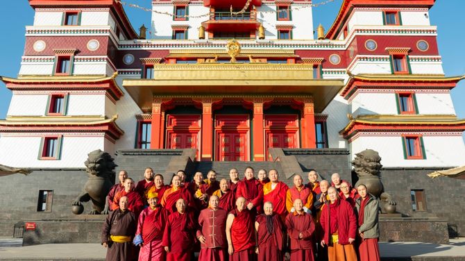 Тываның студентилери буддийжи университеттерде