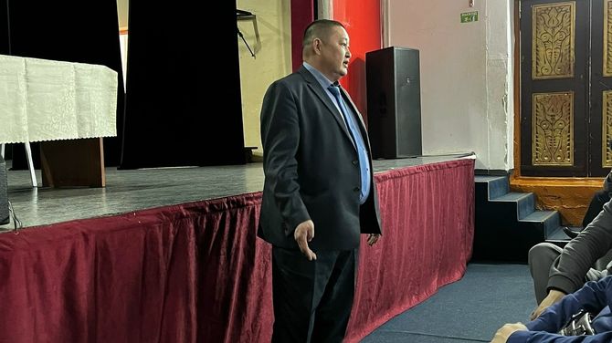 Шолбан Сендаш провел в Самагалтае встречу с жителями по вопросам профилактики правонарушений