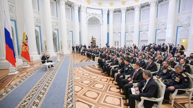 Владимир Путин встретился с выпускниками первого потока кадровой программы «Время героев»