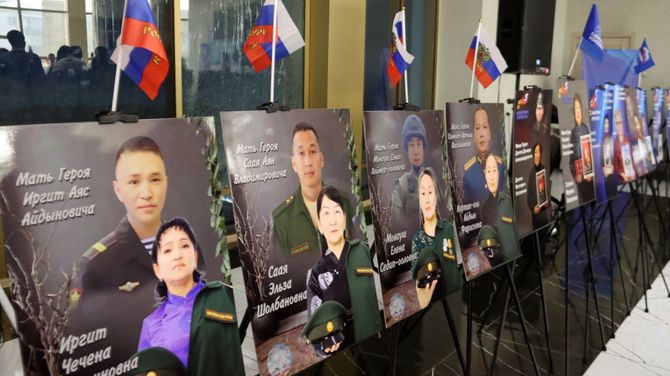 Активистки женского движения «Единой России» поздравили матерей героев СВО с наступающим 8 Марта