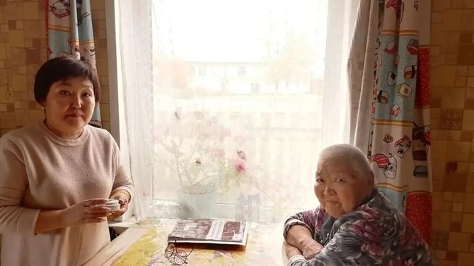 В Эрзинском районе устанавливают пожарные извещатели в домах многодетных семей и одиноких жителей