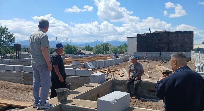 Министр культуры Тувы проинспектировал строительство объектов культуры в Улуг-Хемском районе