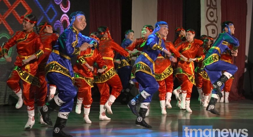 Детскому ансамблю песни и танца «Эзир-Кара» исполнилось 15 лет: юбилей отметили большим концертом