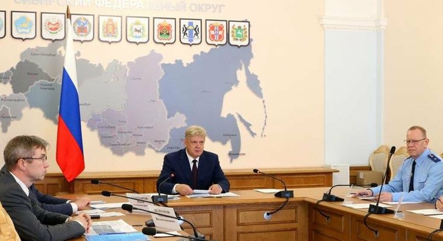 Полномочный представитель провёл совещание по подготовке к предстоящему отопительному периоду
