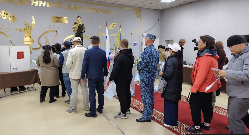 «Наши граждане всегда активно пользуются своим избирательным правом»: как работает участок №90 в Каа-Хеме