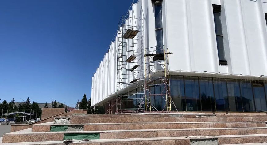 Национальный театр им. В. Кок-оола преобразится к IV Международному буддийскому форуму