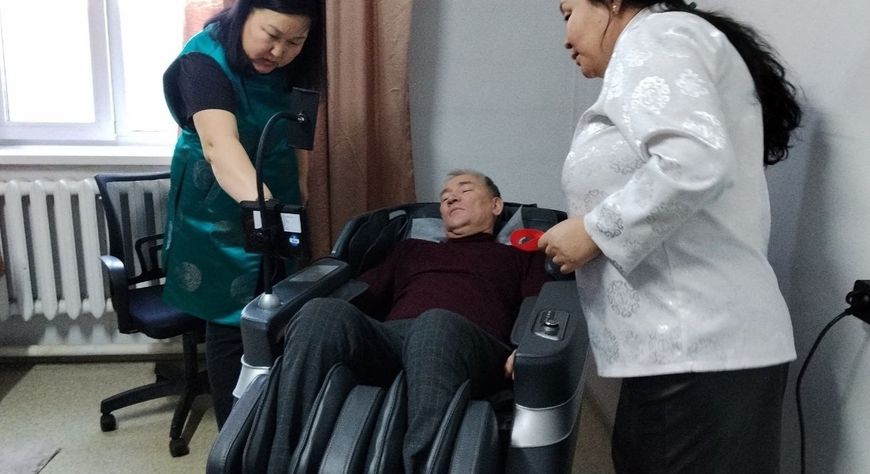 Алимаа Ооржактың нугуушкун салонунда