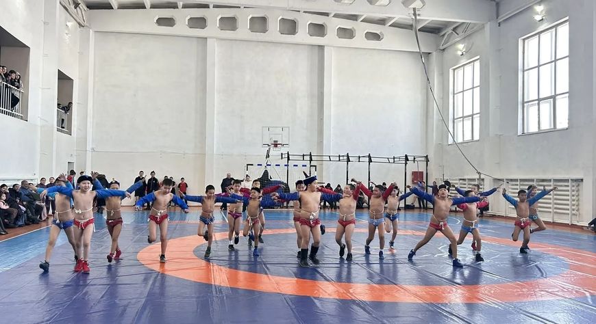 В Каа-Хемском районе прошел турнир по хурешу среди юных борцов