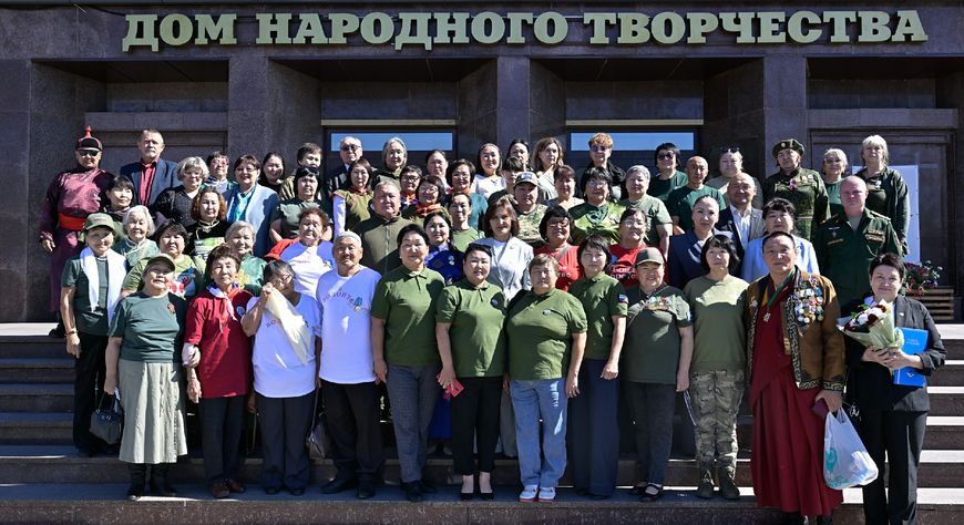 Тыл быжыгда, дайынчылар деткимчени эскерип, тиилелгеже бүзүрели улгадыр