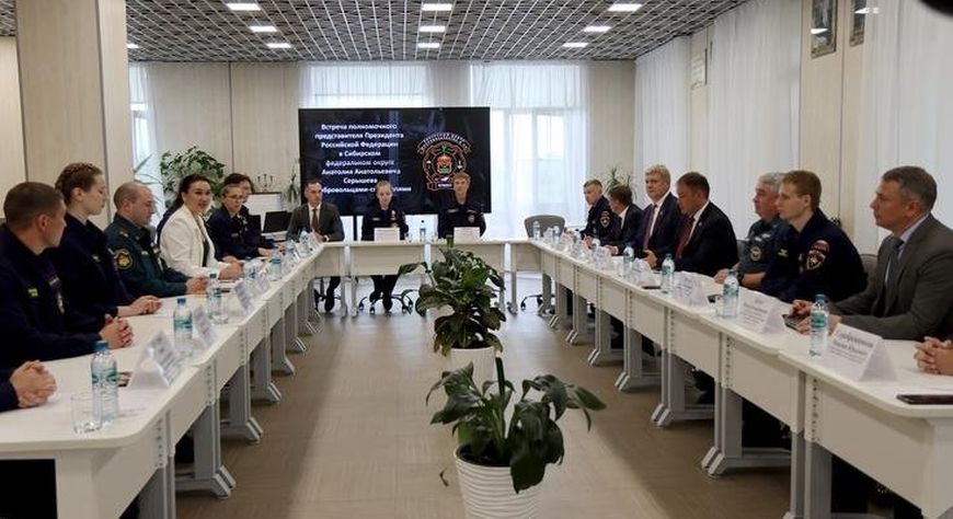 Полномочный представитель поздравил с 25-летием Всероссийского студенческого корпуса спасателей