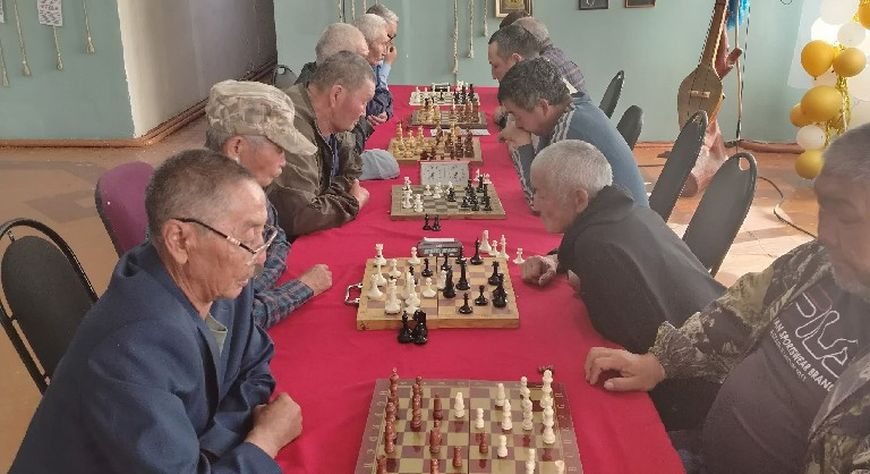 В Улуг-Хемском районе Тувы прошёл шахматный турнир, посвящённый Году созидательного труда и памяти ветеранов совхоза «Улуг-Хая»