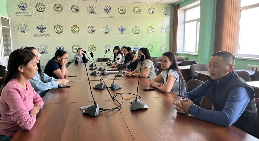 В Кызылском педагогическом институте ТувГУ почтили память тувинцев-добровольцев