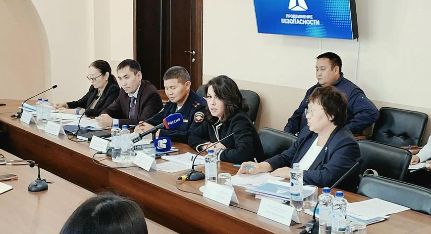 Автогородки, родительские патрули и мобильная лаборатория: как в Туве обучают детей правилам дорожного движения
